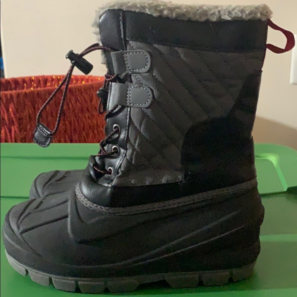 Brand new grey and back insulated snow boots